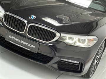 Fahrzeugabbildung BMW 530d M Sport Kam AHK LiveCockptPr Alarm HiFi 20"