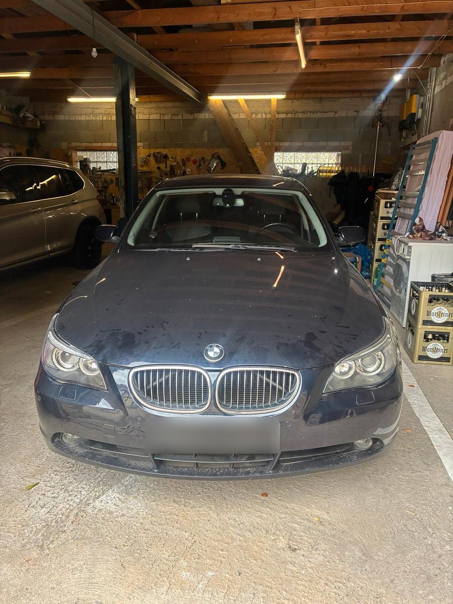 BMW 525