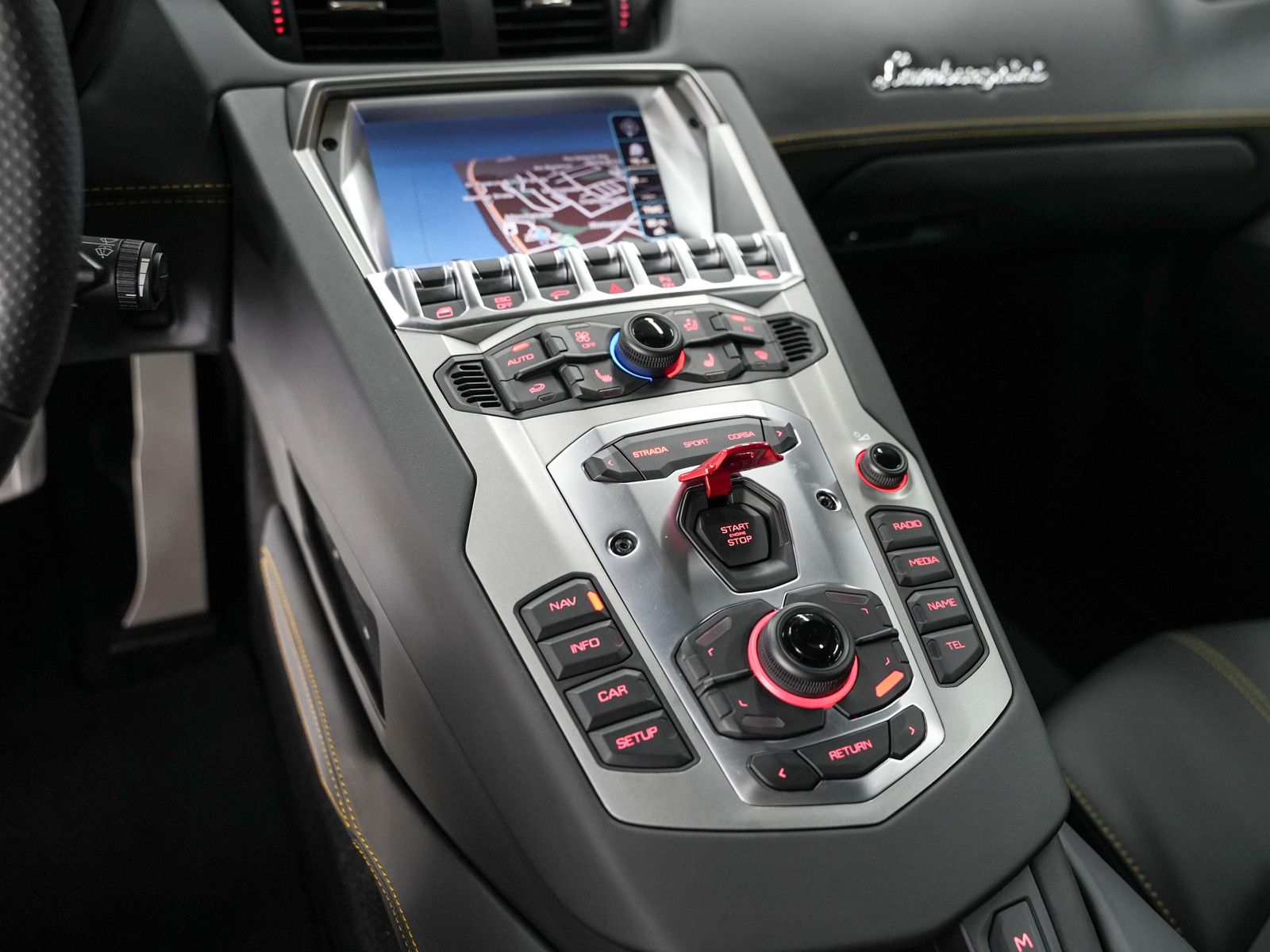 Fahrzeugabbildung Lamborghini Aventador LP700-4 - Nero Nemesis | Sport-AGA