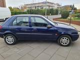 Ford Rentnerfahrzeug mit wenig Kilometer - gebrauchte Ford Fiesta aus dem Jahr 1998