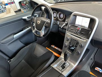 Volvo XC60 Momentum AWD *Xenon*Leder*
