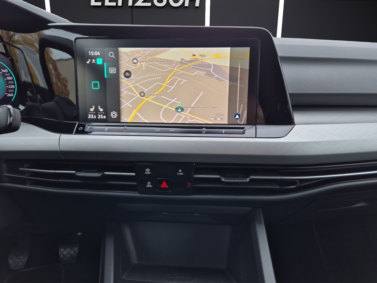 Fahrzeugabbildung Volkswagen Golf VIII Variant Life TSI NAVI CLIMA ACC SH