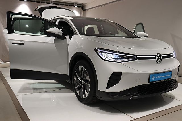 ID.4 Pure 125kW Pano Wärmpep. IQ-LIGHT ACC Ganzj