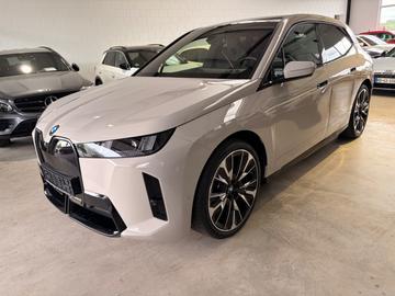 2025 BMW IX 缩略图 17
