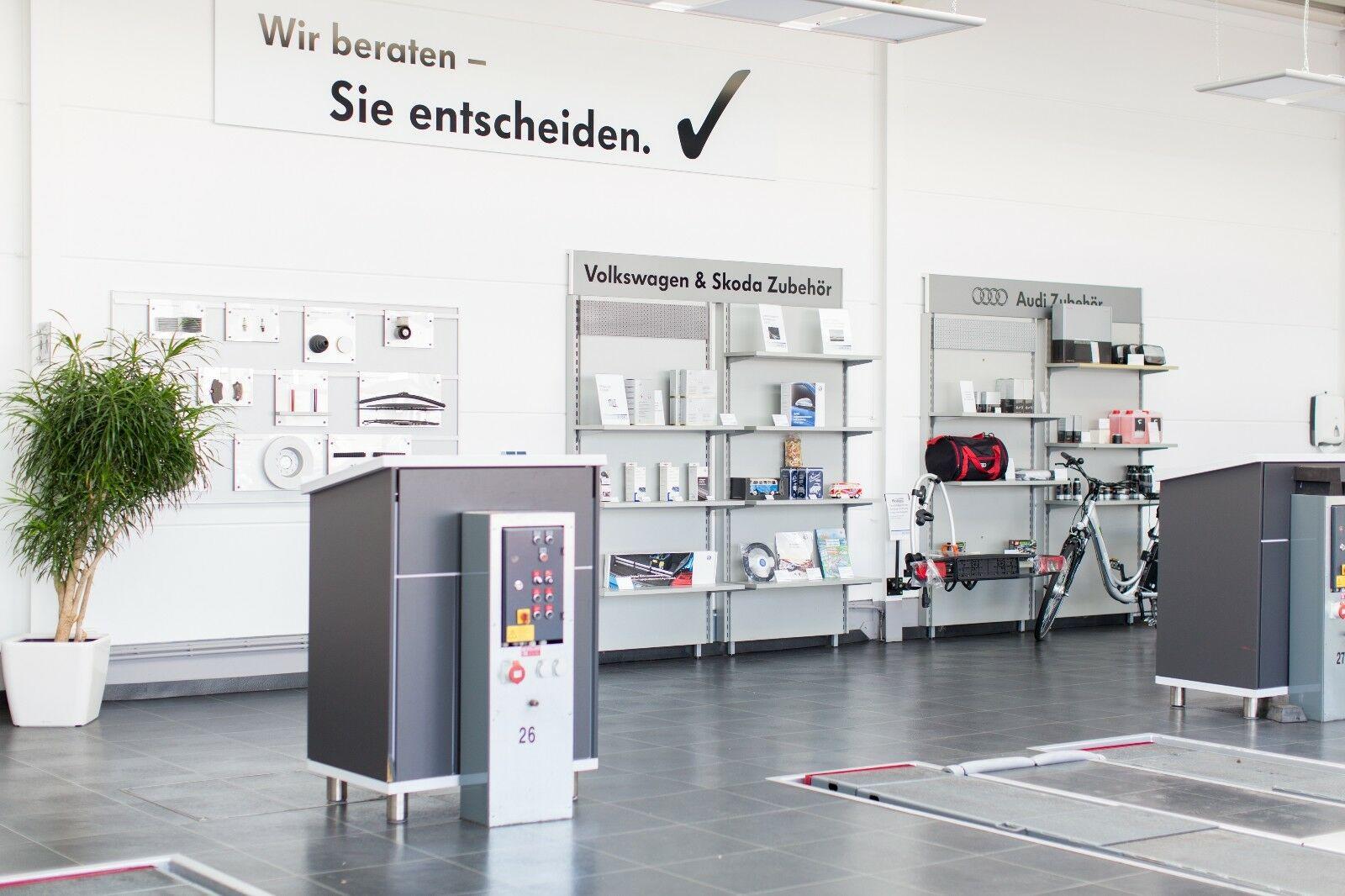 showroom-image-top