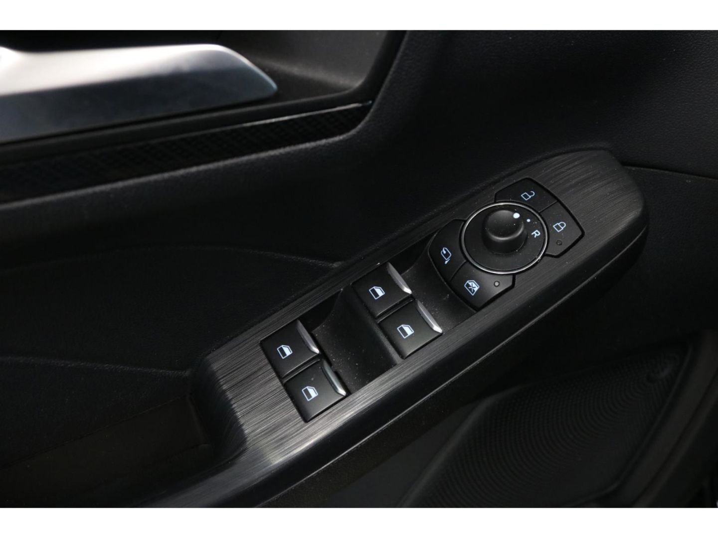 Fahrzeugabbildung Ford Kuga Hybrid ST-Line X 2.5 Duratec FHEV AWD