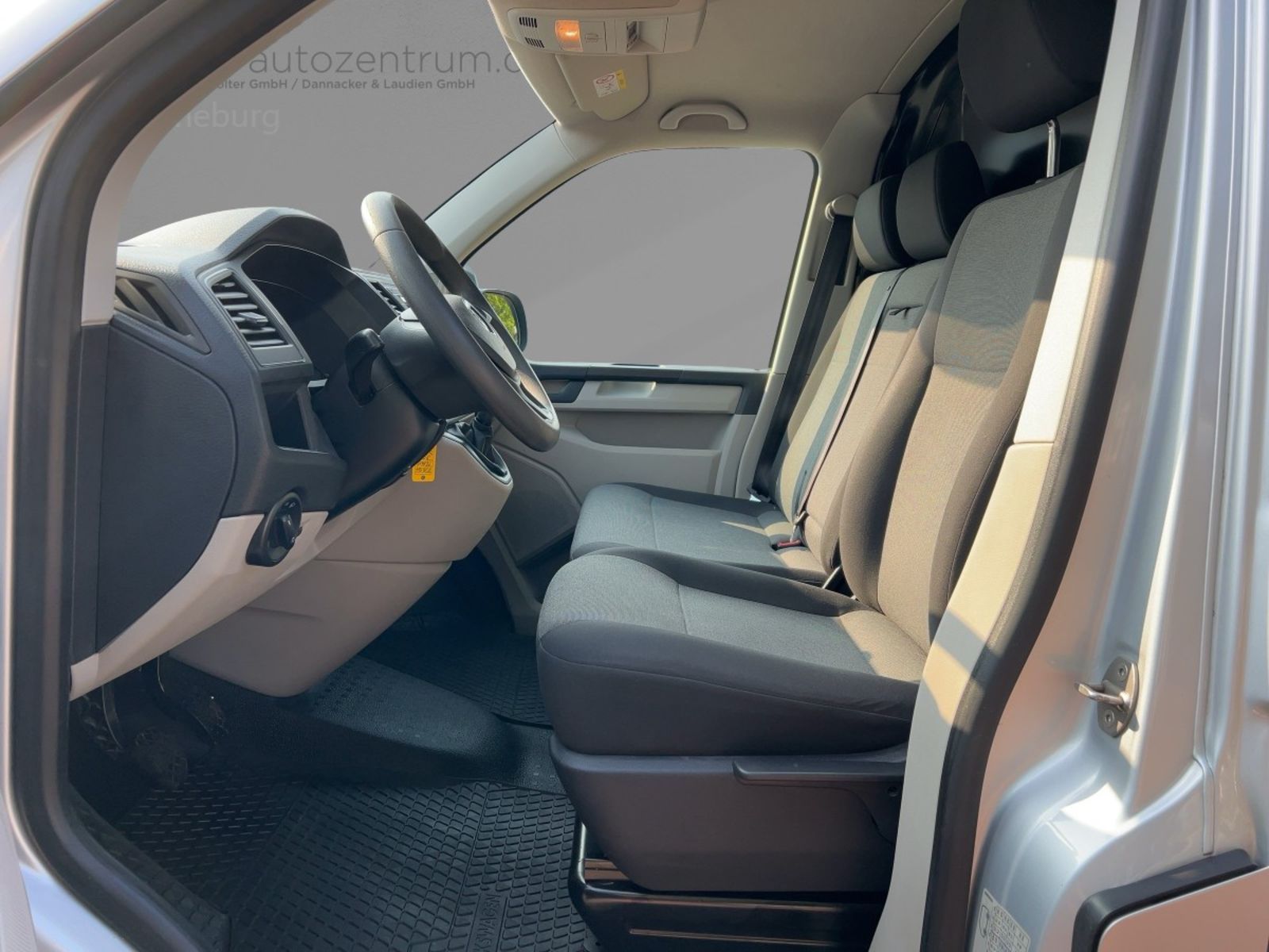 Fahrzeugabbildung Volkswagen T6 Transporter Kasten 2.0 TDI AHK Klima PDC