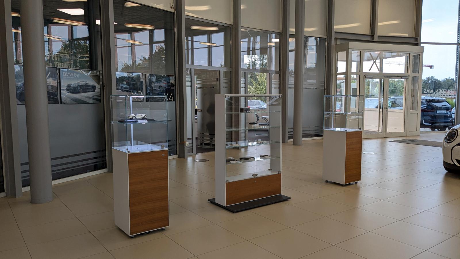 showroom-image-top