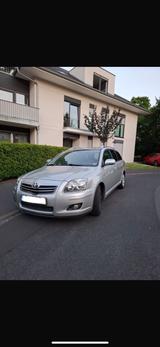 Toyota Avensis 2.2l Top Zustand! - Toyota Avensis aus 2008 mit Diesel-Antrieb