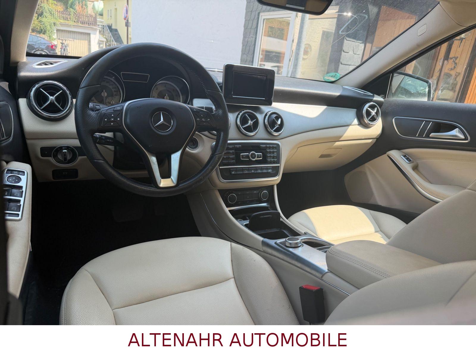 Mercedes-Benz GLA220 2015 — engine 2.143 cm³, 170 HP (125kW)