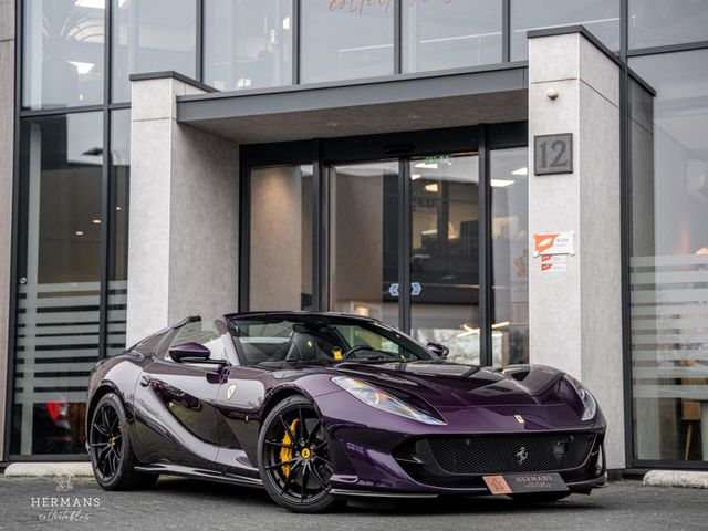 Ferrari 812 GTS 6.5 V12 / Viola Hong Kong / Carbon / Pas