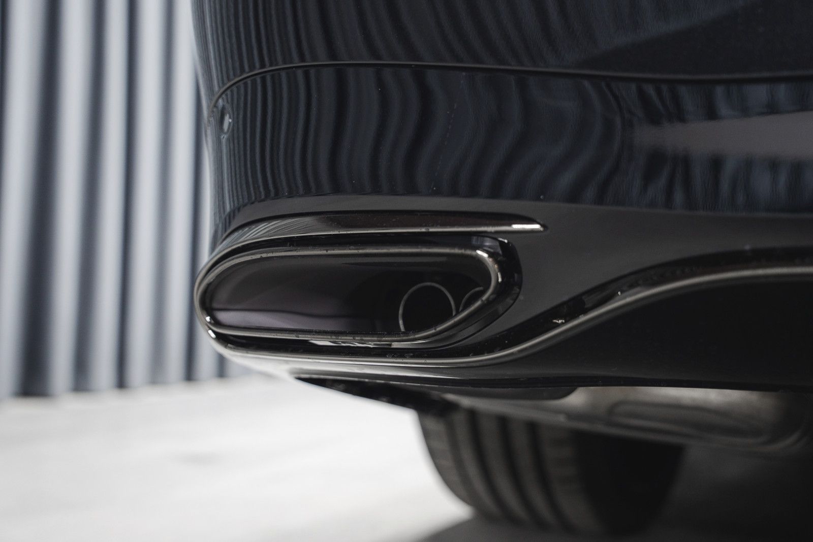 Fahrzeugabbildung Mercedes-Benz S 450 4M Lang MY27 Facelift AMG Plus Fond TV