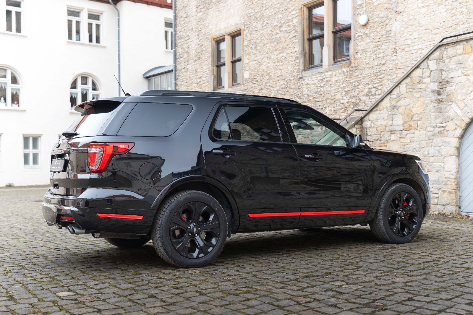 Fahrzeugabbildung Ford Explorer 3,5l 4x4 Sport KAM 6SITZER M+S ACC AHK