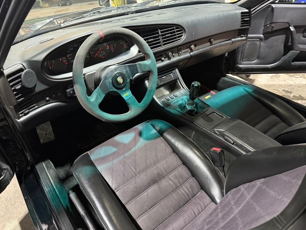 Porsche 944