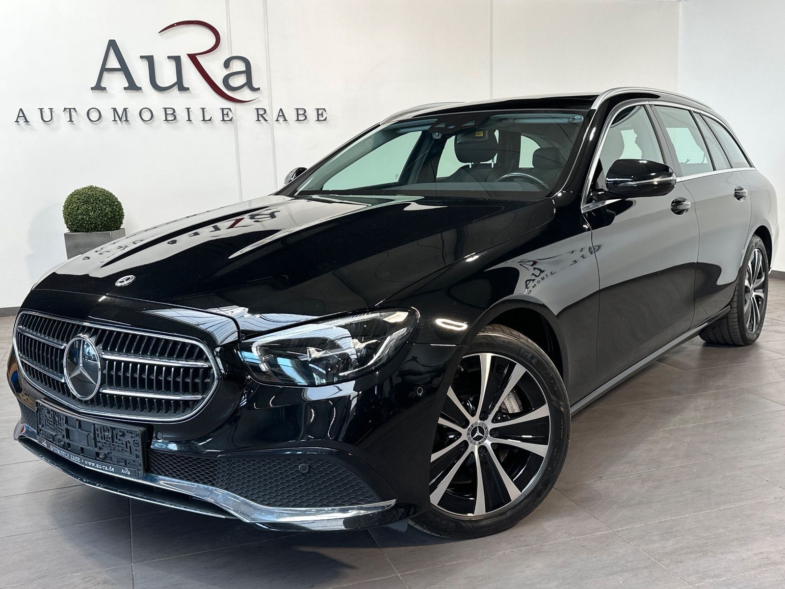 Mercedes-Benz E 300 de T Avantgarde NAV+LED+PANO+ACC+18ZOLL