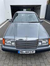 Mercedes-Benz 200 - Mercedes-Benz 200 in Düsseldorf