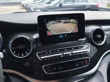 Mercedes V 220 - 8