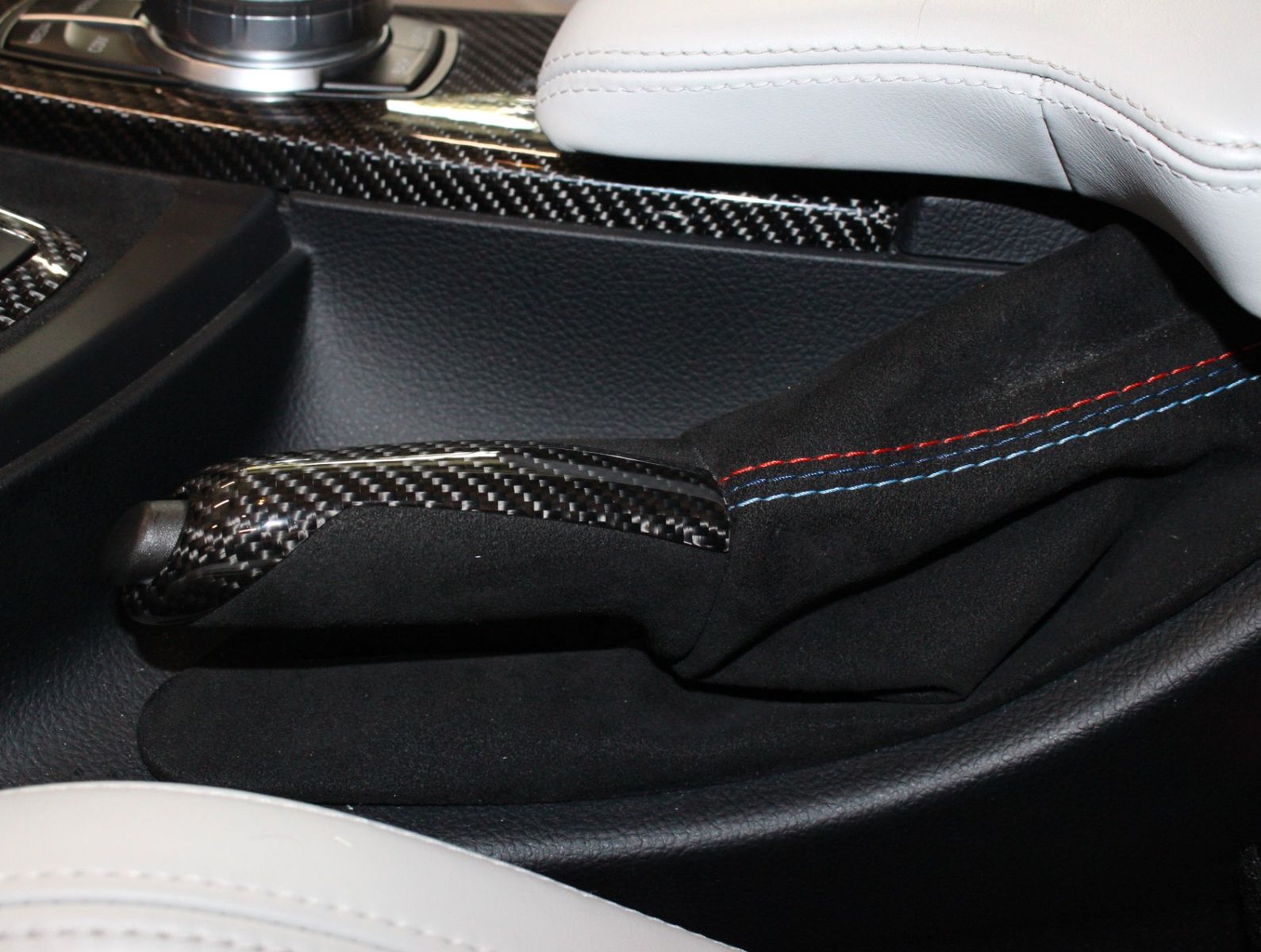Fahrzeugabbildung BMW M3 LCI Tansanitblau*H&K*HUD*DE*TOP