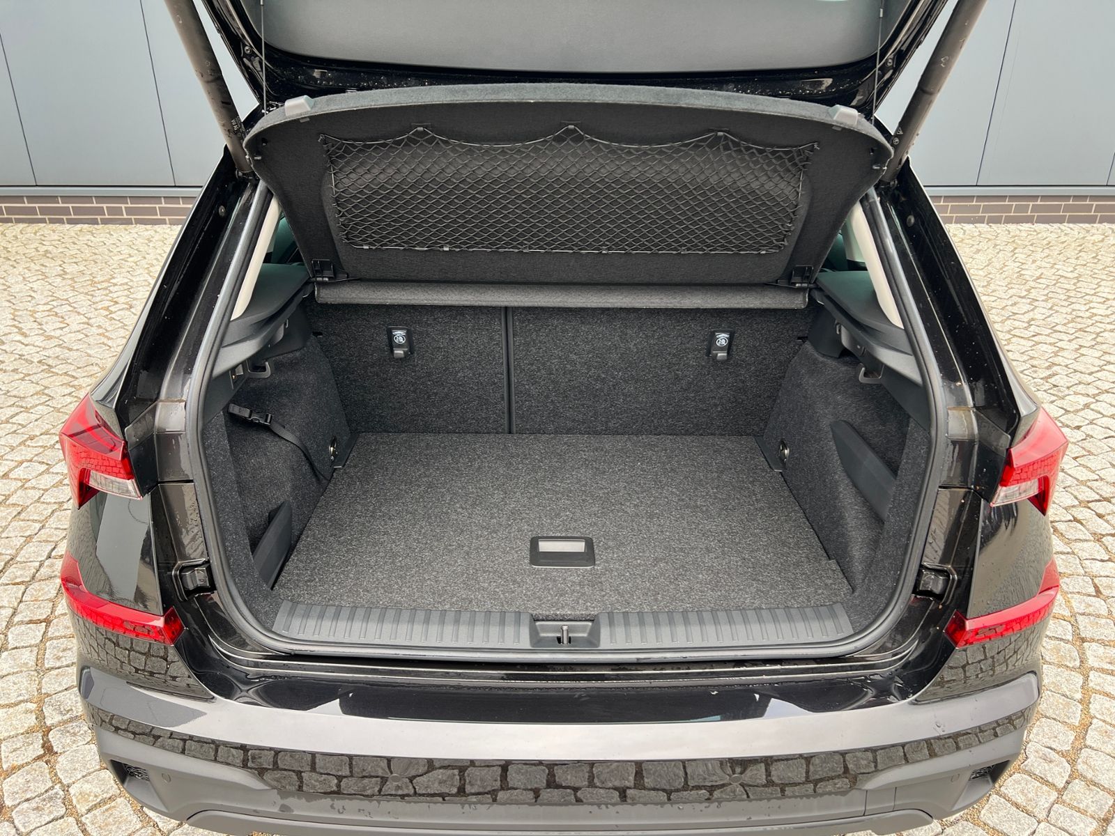 Fahrzeugabbildung SKODA Kamiq Tour 1.0 TSI DSG *AHK, Matrix, ACC, SmartL