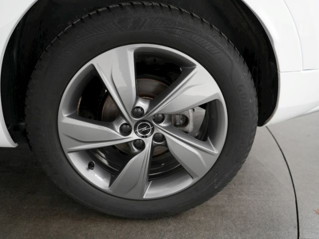 Grandland ELEGANCE AT+LED MATRIX+NAVI+360 GRAD K