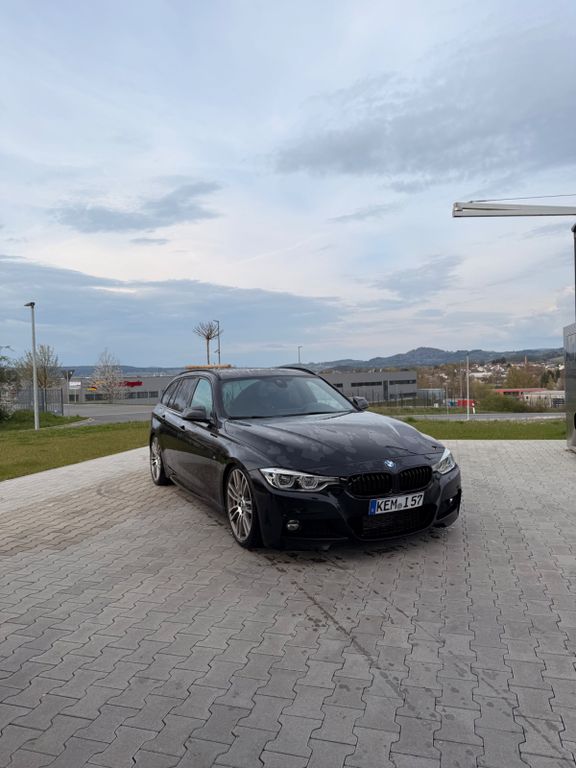 Image of BMW 330