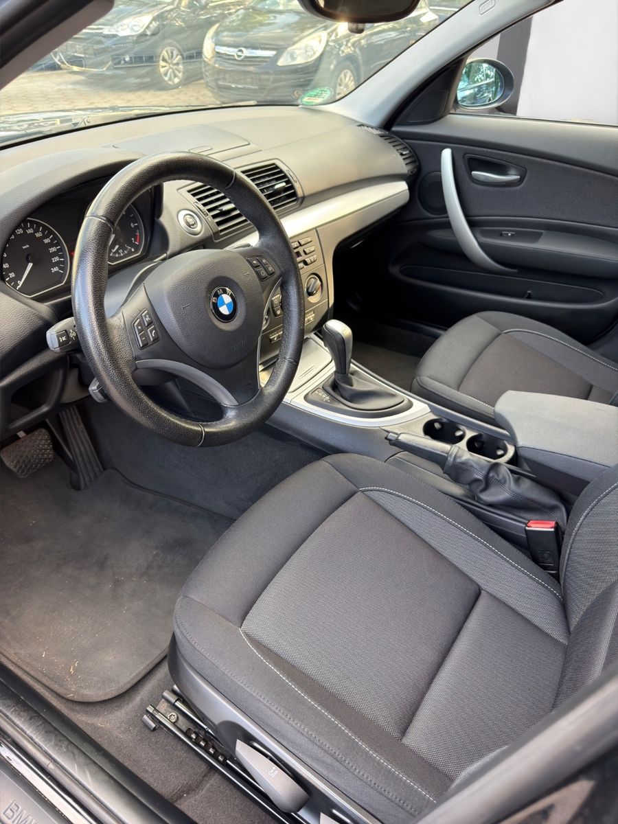 Fahrzeugabbildung BMW 118 1 Limousine*2.Hand*Automatik*Xenon*