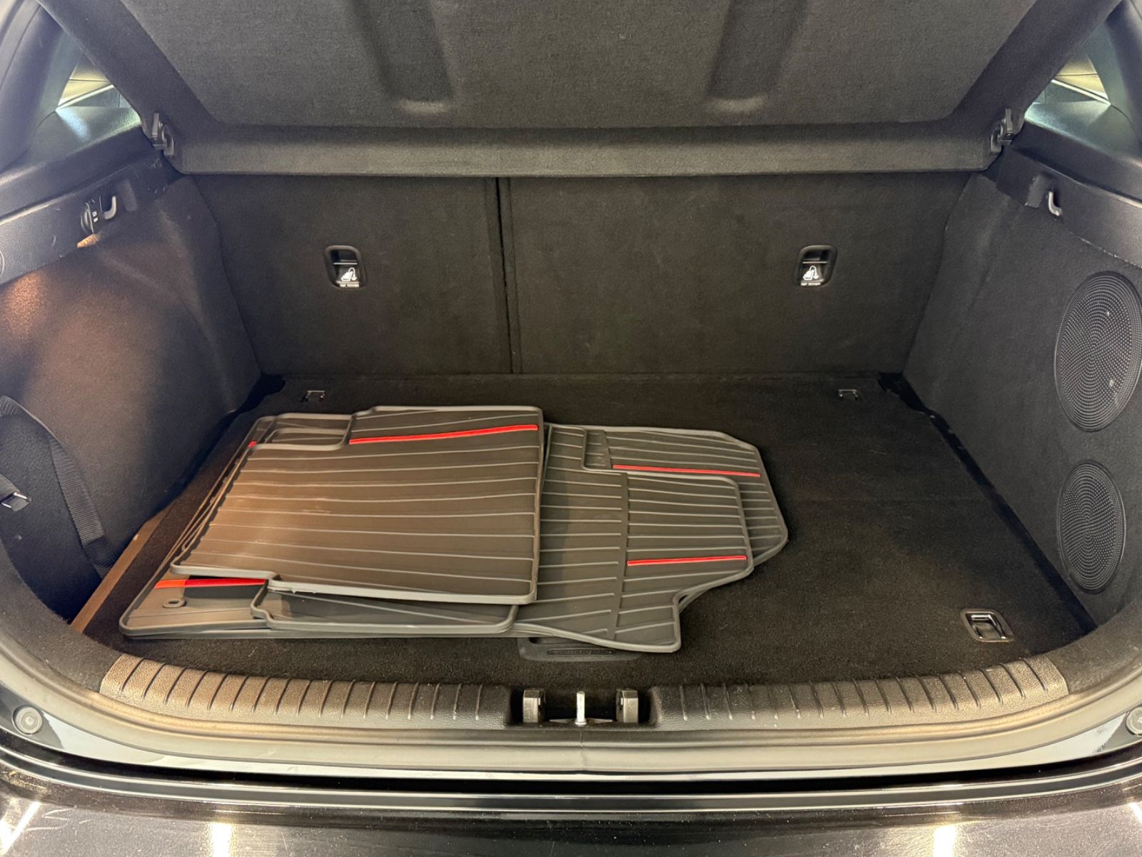 Fahrzeugabbildung Kia Ceed GT 1.6T GT DCT-Navi,Automatik,Klimaauto.