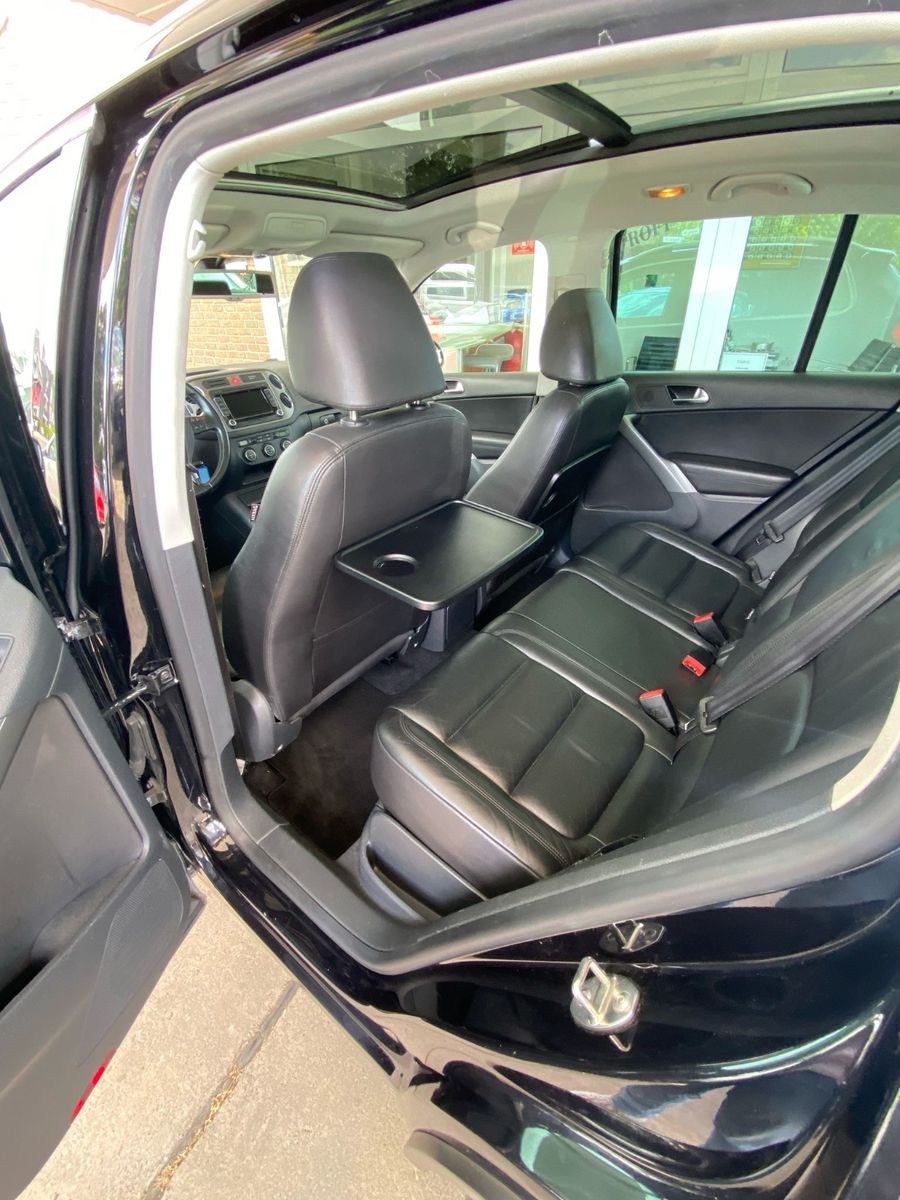 Fahrzeugabbildung Volkswagen Tiguan Sport & Style 4Motion Leder/Navi/Euro 5