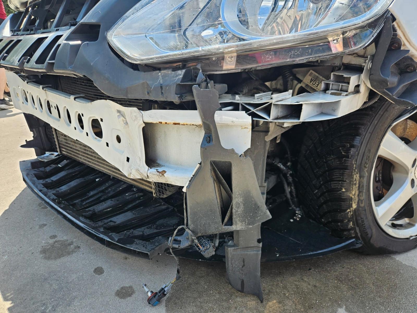 Ford Grand C-MAX 2012 — photo 23