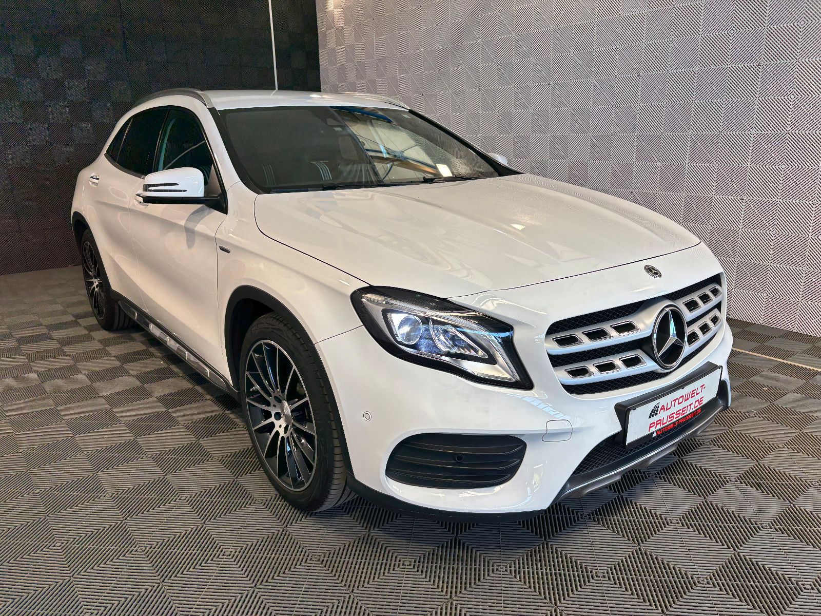 Gebrauchtwagen Mercedes-Benz GLA 220 GLA 220*AMG*4MA-R.KAM-TEMPO-KLIMA.A-NAVI-SHZ-18" in Künzell