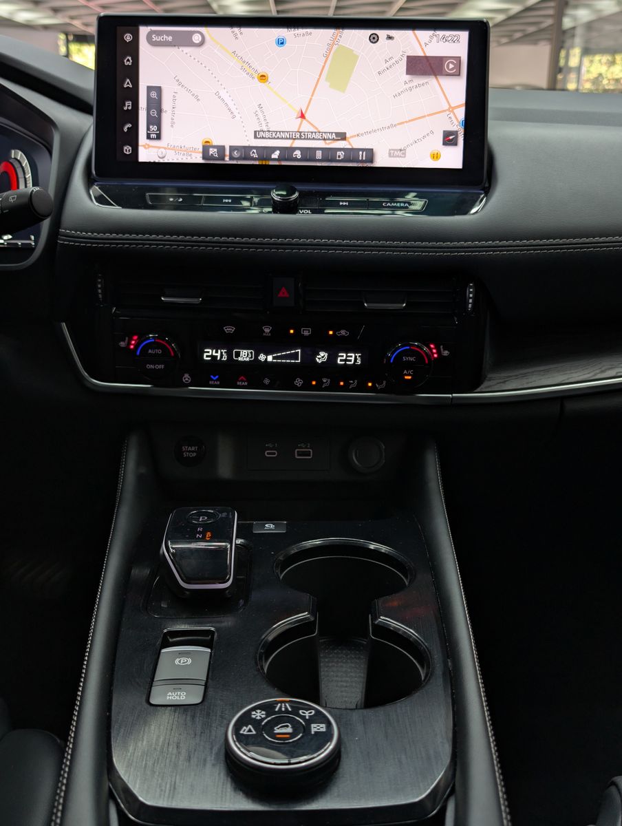 Fahrzeugabbildung Nissan X-Trail 1.5 e-Power e-4 Tekna Bose HUD LED+ 20"