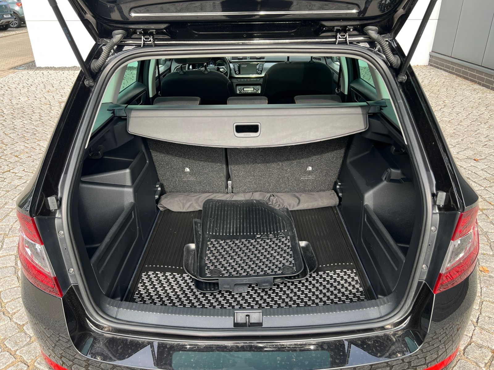 Fahrzeugabbildung SKODA Fabia Combi Clever Best of 1.0 TSI *Bi-LED, Pano