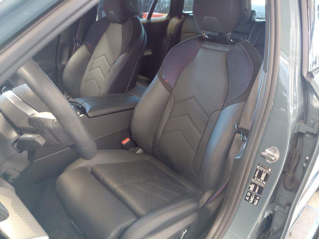 Fahrzeugabbildung BMW 520d xDrive Tour M Sport Pro Iconic Glow Stndhzg