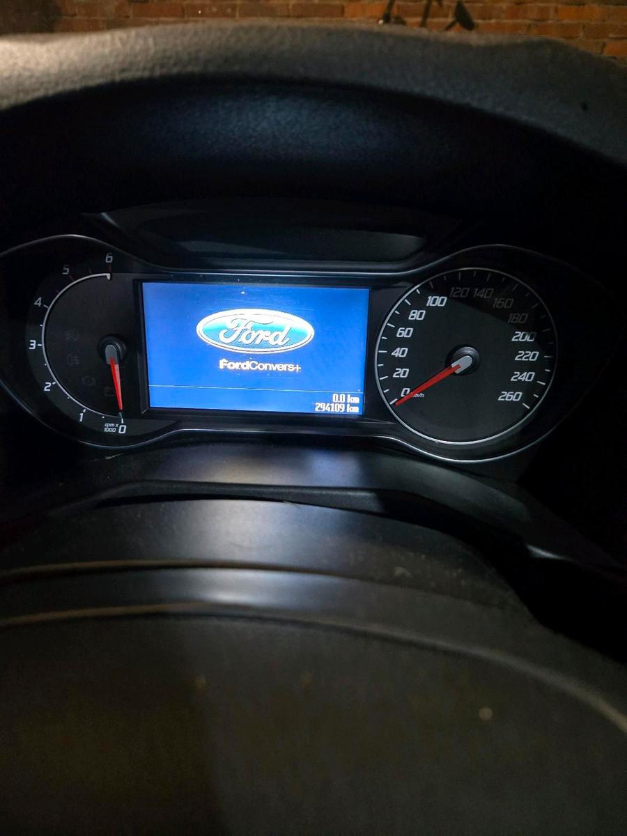 Ford Mondeo 2010 — photo 11