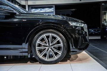 Audi Q8 - 9