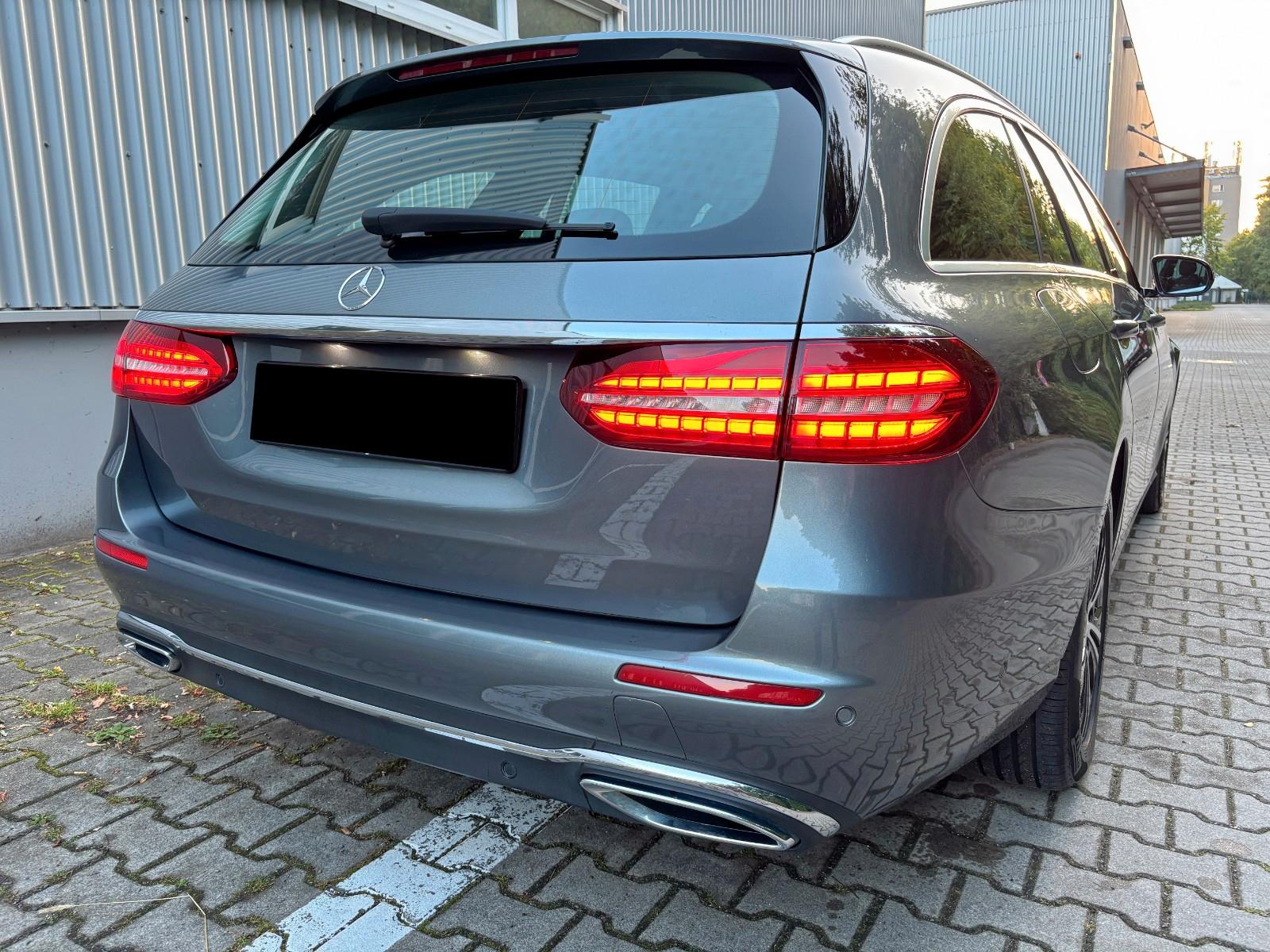 Mercedes-Benz E 220 d 4MATIC T Aut.  AHK MBUX P.ASS LED 360°