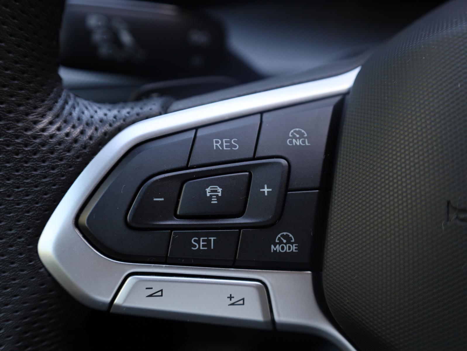 Volkswagen Golf 1.5 eTSI R-Line*Virtual*APP*ACC*LederAlc, миниатюра 25
