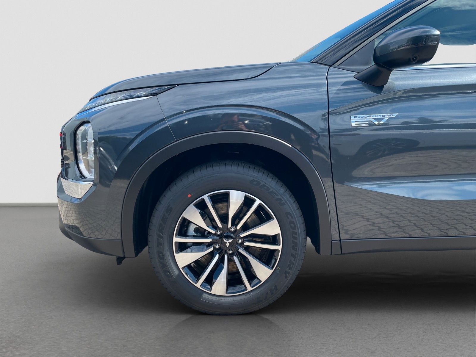 Fahrzeugabbildung Mitsubishi Outlander 2.4 PHEV 4WD Standheizung Tageszulassu
