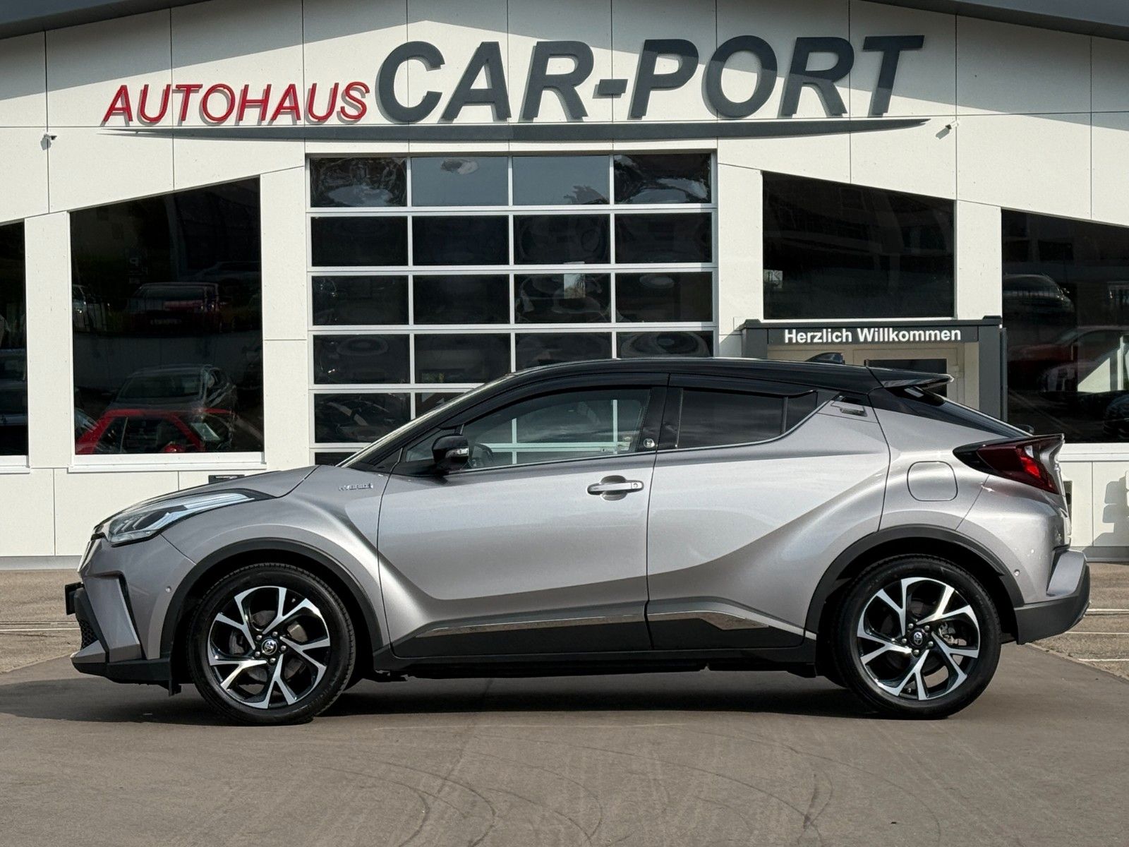 Toyota C-HR Hybrid Team D imagem 3