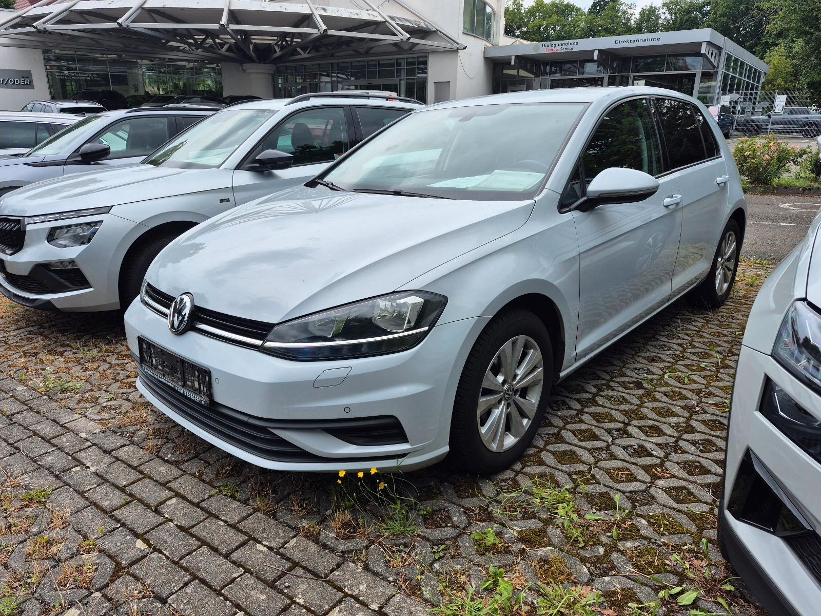 Volkswagen Golf VII 1.0 TSI Trendline *Ganzjahresreifen*