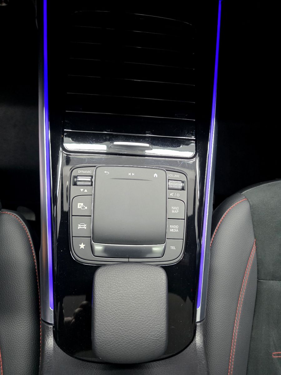 Mercedes-Benz GLB 200 4MATIC, AMG LINE, PANO, DISTRONIC, R-KAM foto 22