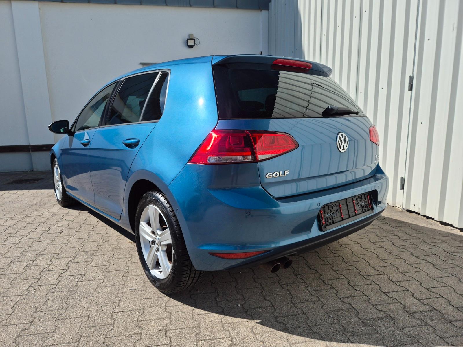 Volkswagen Golf VII Lim NAVI - PARKPILOT - USB - SCHECKHEFT