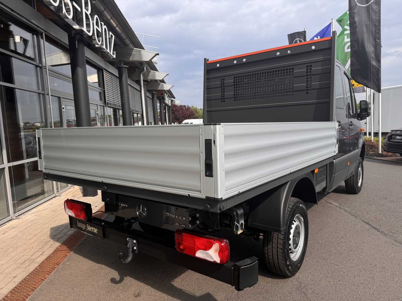 Fahrzeugabbildung Mercedes-Benz Sprinter 319 CDI 4x4 DoKa AHK3,5 Klima Kamera