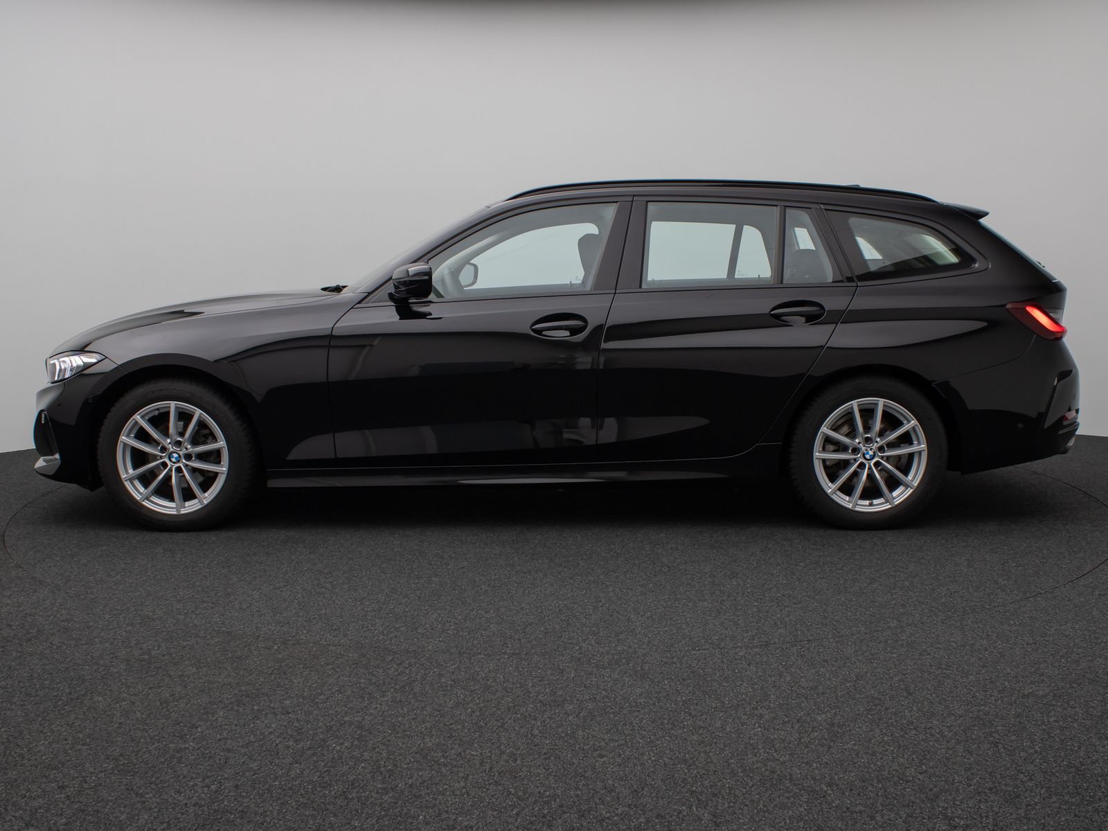 Fahrzeugabbildung BMW 318i Kamera DAB CockPit+ Alarm Geschwindigkeitsr