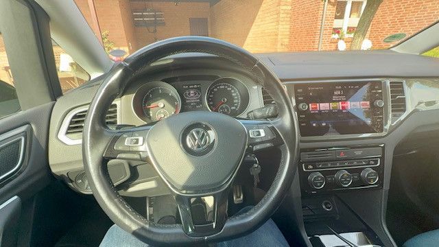 Image of Volkswagen Golf Sportsvan