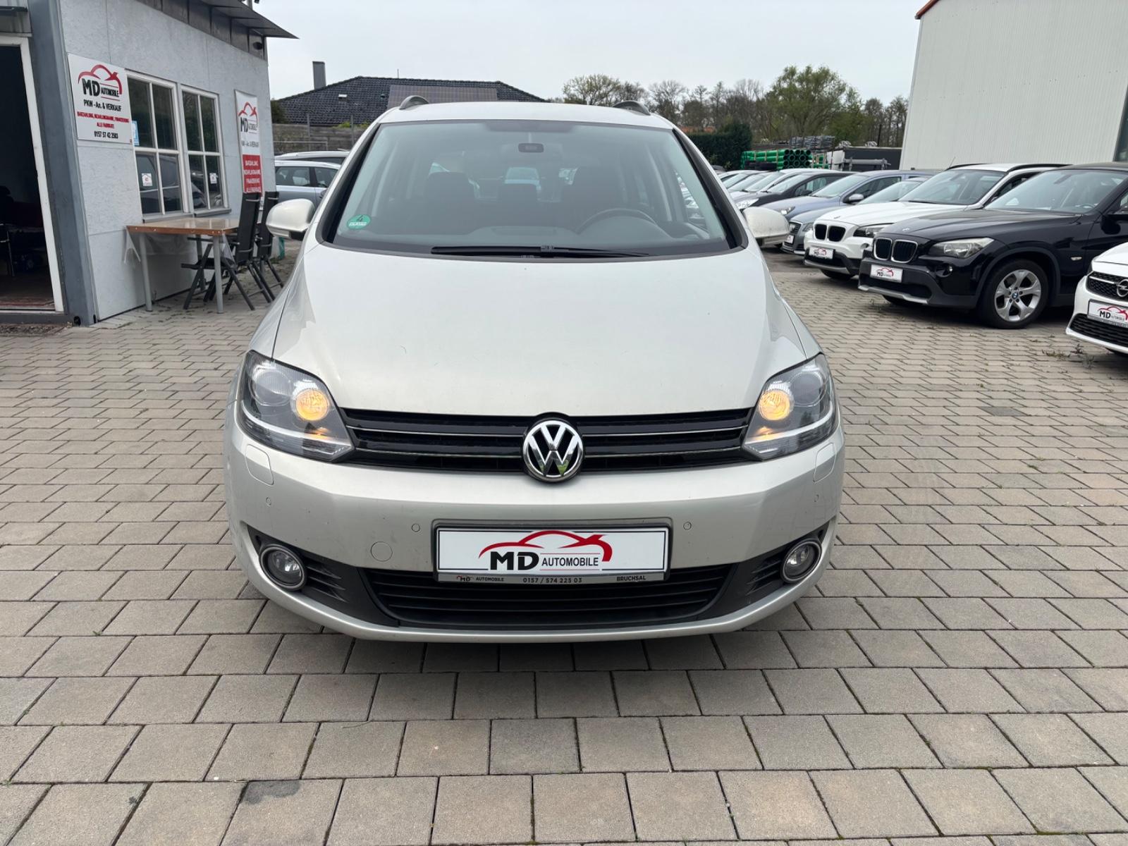 Volkswagen Golf Plus 2010 — interior