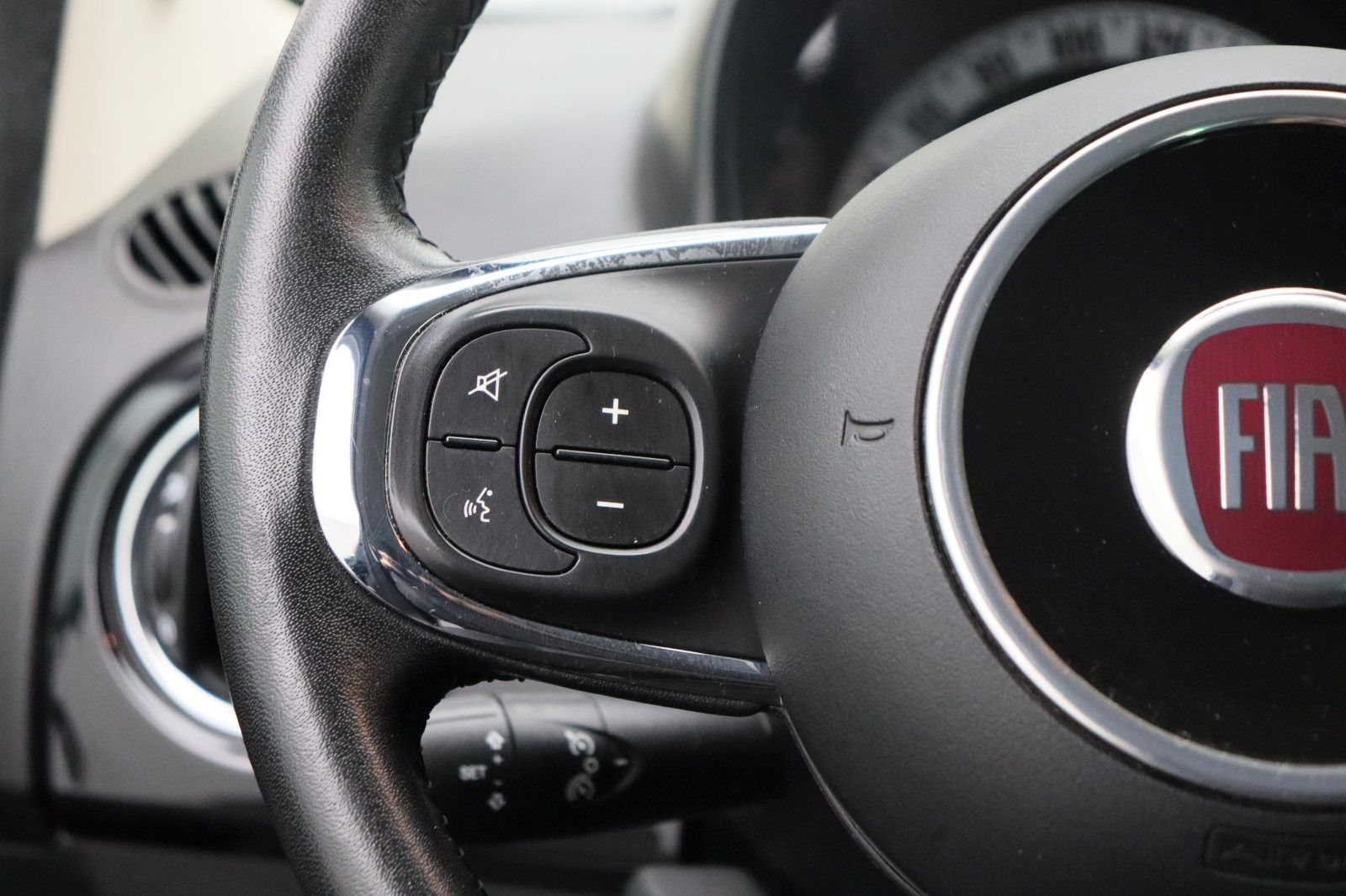 Fahrzeugabbildung Fiat 500C 1.2 Collezione