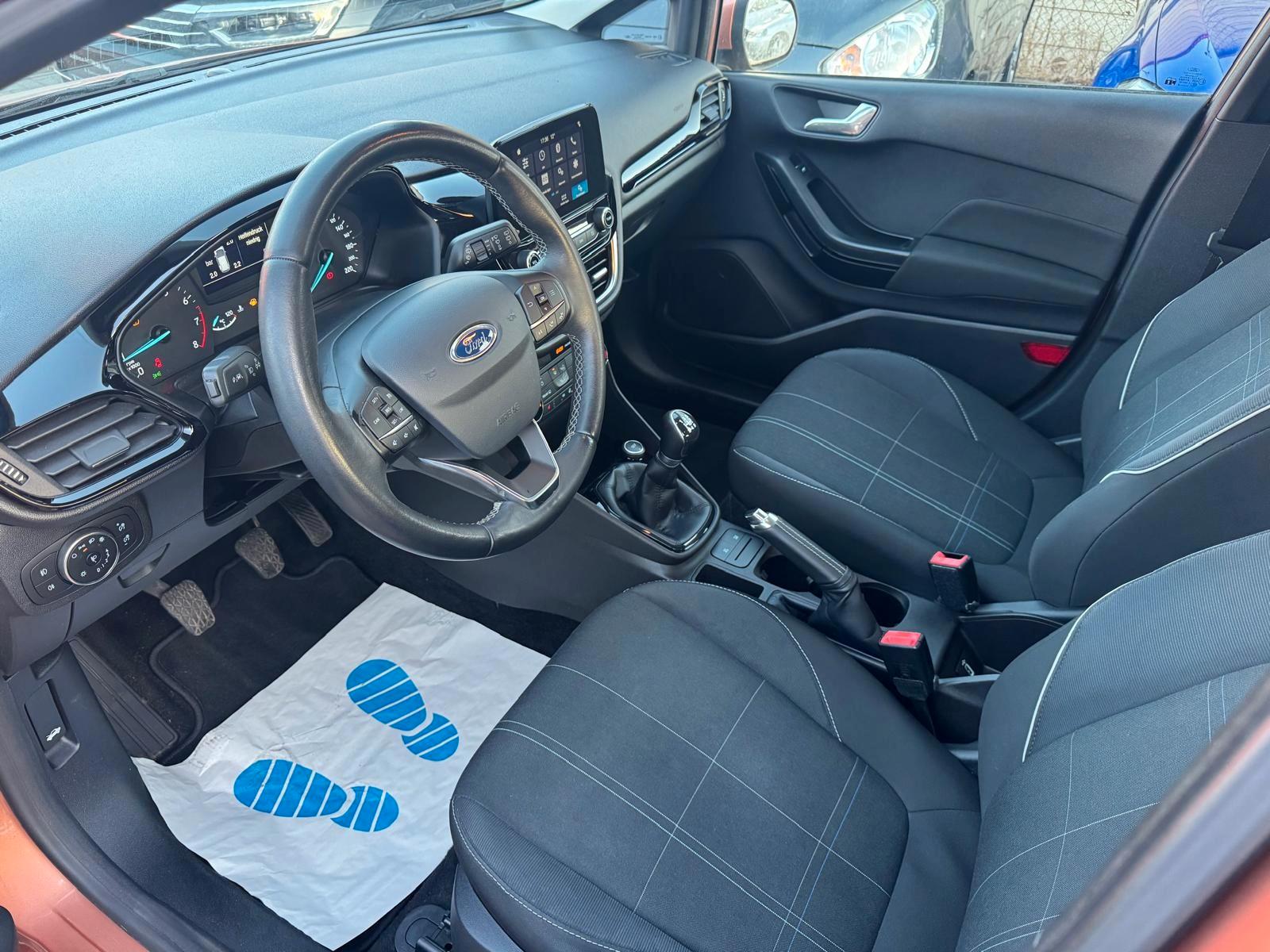 Ford Fiesta Titanium Klima PDC MFL Sitzhzg Allwetter
