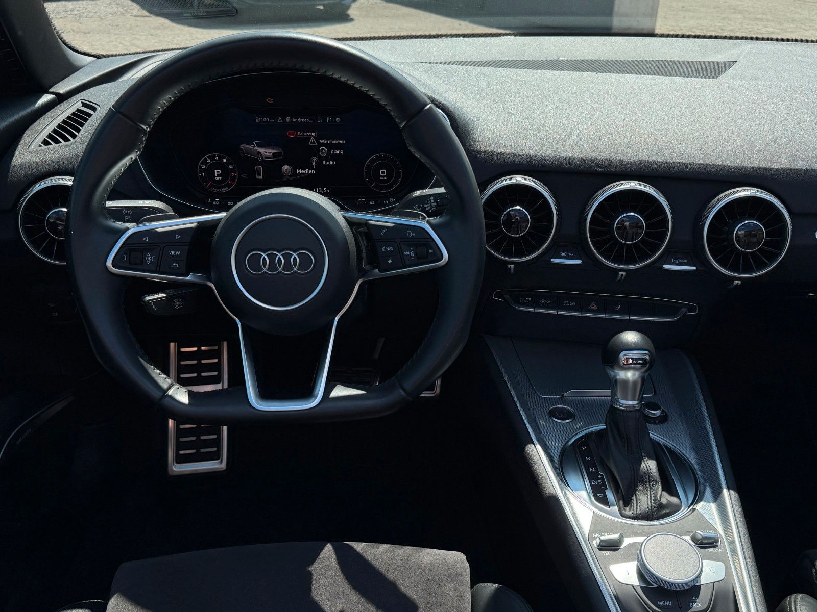 Fahrzeugabbildung Audi TT Roadster 2.0 TFSI DSG S-Line B&O Alcan. SHZ