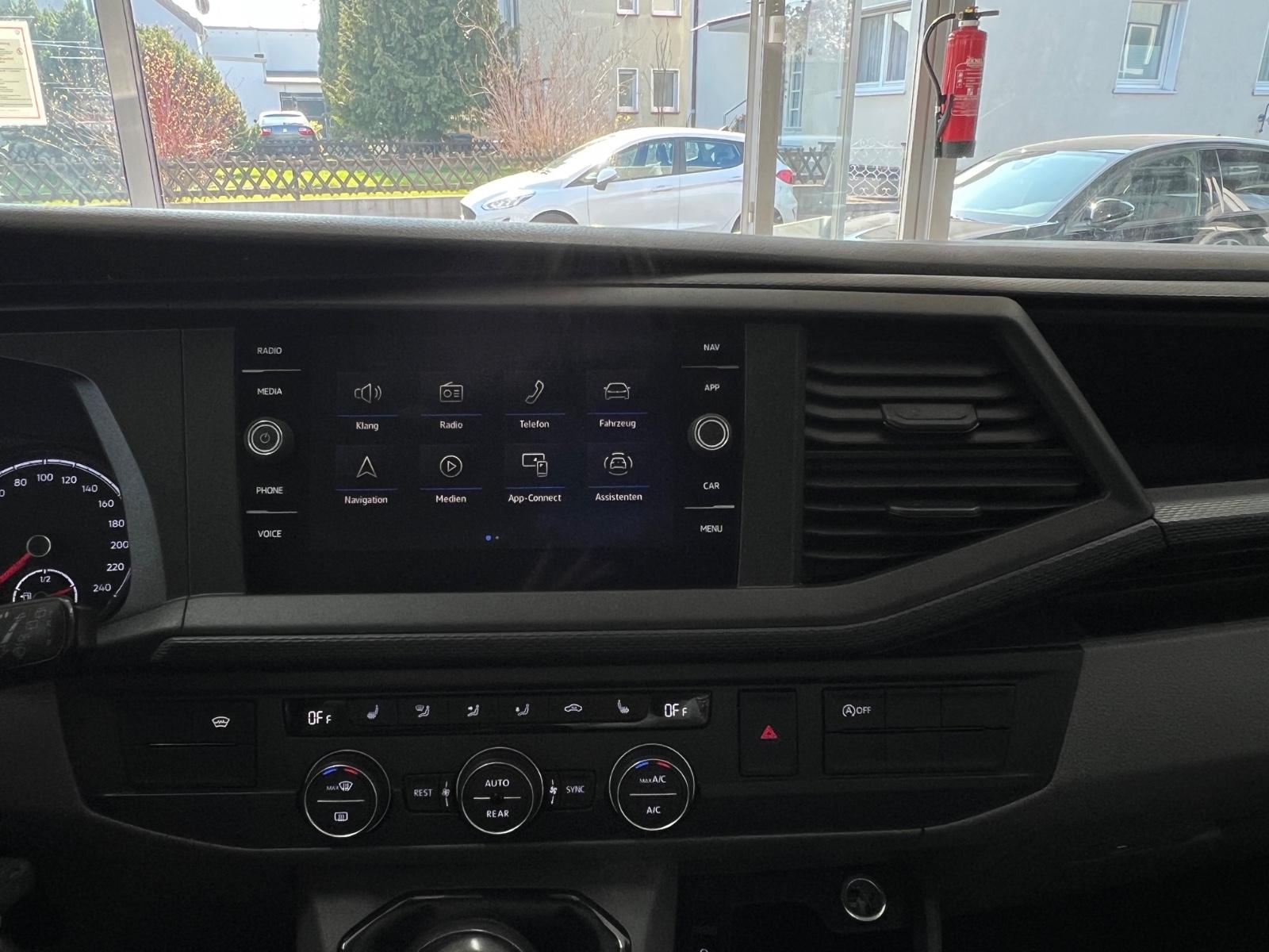 Volkswagen T6.1 2.0 TDI Caravelle Comfortline SH+AHK+LS+8S